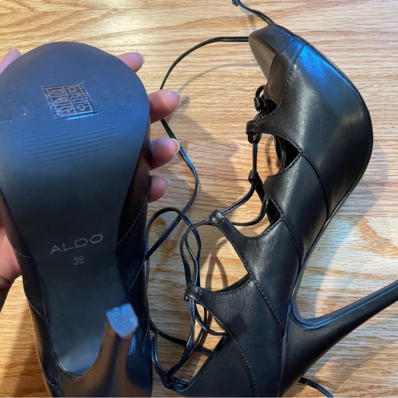 Aldo leather lace up gothic heels - Picture 7 of 9